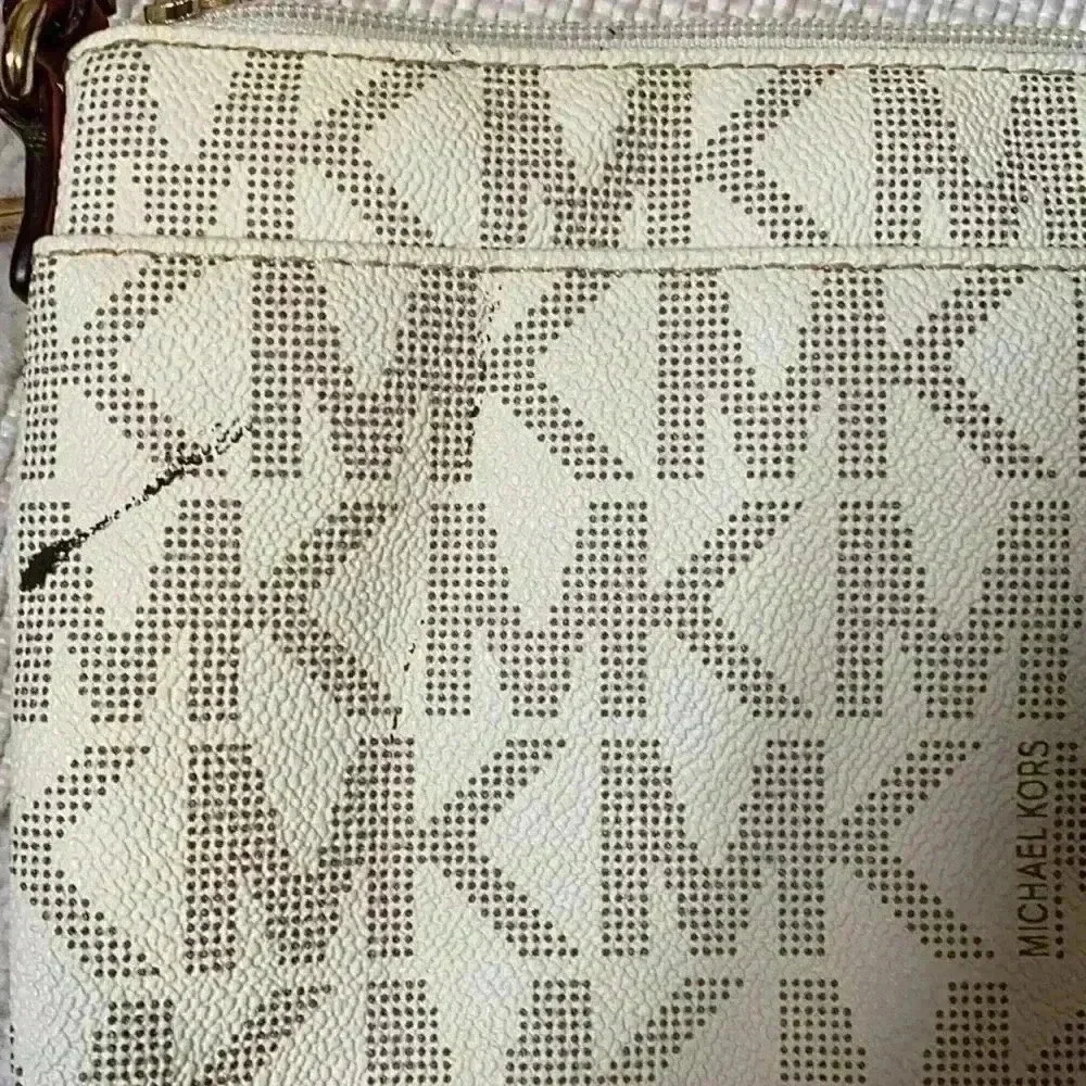 MK bag! - Picture 3 of 5